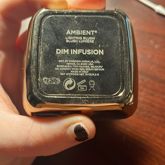 Hourglass Lighting Blush - Dim Infusion - Picture 3 of 3